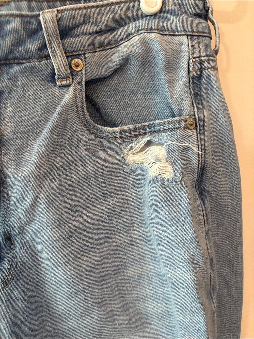American Eagle Outfitters Light Blue Distressed Mom Jeans Size 12 - Picture 8 of 12